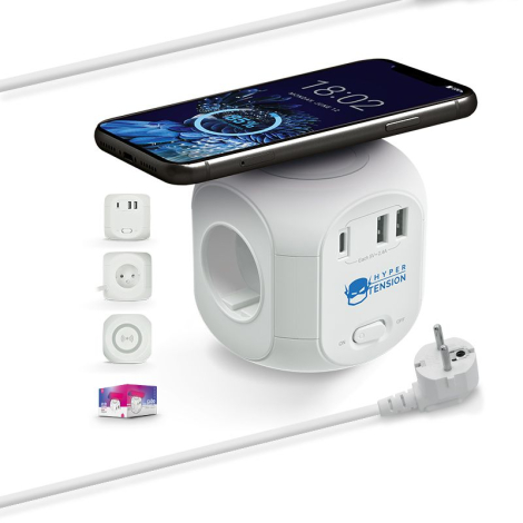 Cube multiprise logoté avec câble secteur et visuels de présentation