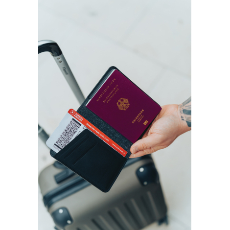 Porte-passeport personnalisable avec géolocalisation