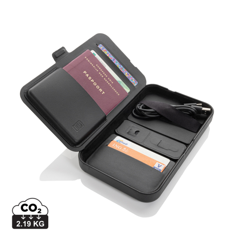 Étui publicitaire de voyage avec chargeur PU RCS Swiss Peak