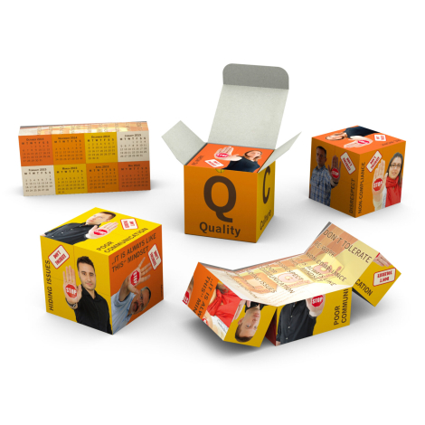 Cube sur la culture d’entreprise, visuels orange avec messages et portraits, ouvertures variées