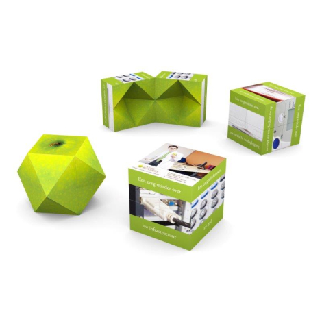Cube vert illustré de visuels médicaux, forme originale évoquant une pomme