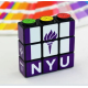 Surligneur Rubik’s noir et violet en trois modules avec bouchons rouge, jaune et vert