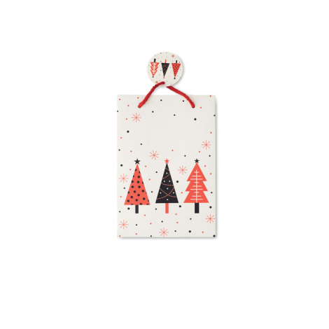 Sac cadeau décoré de trois sapins rouges et noirs, cordon et étiquette rouge