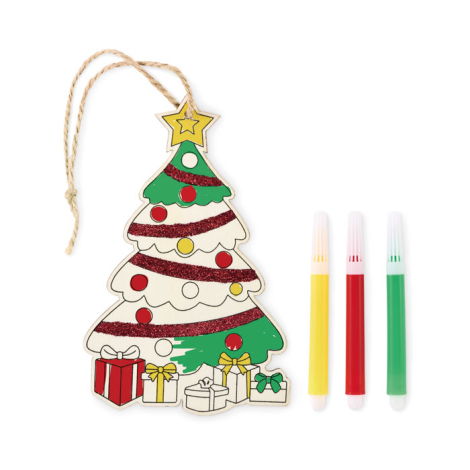 Sapin en bois partiellement colorié avec feutres rouge, vert et jaune à côté
