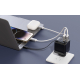 Chargeur GaN 65W branché au mur, reliant un laptop, un smartphone et des écouteurs.