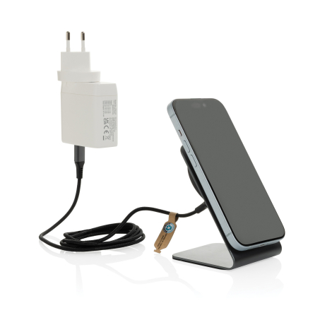 Support de recharge magnétique 15W en aluminium de profil avec smartphone fixé verticalement.