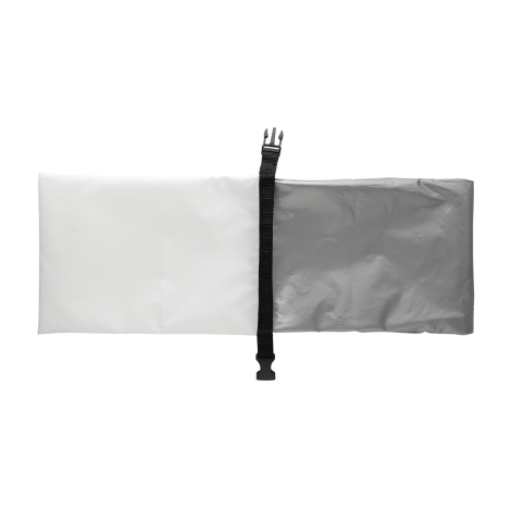 Sac isotherme blanc présenté à plat avec intérieur gris argenté