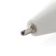 Gros plan sur la pointe d’un stylo blanc, sans marquage.
