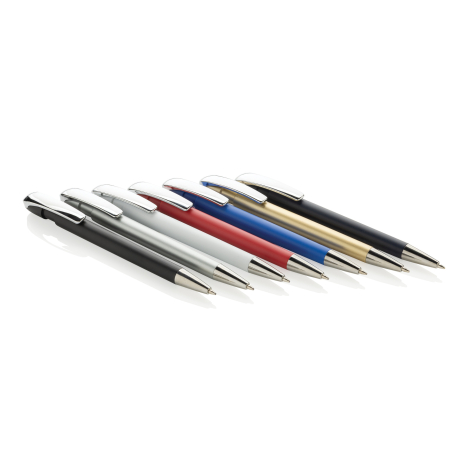 Six stylos colorés avec clip et embout métalliques présentés en biais, sans personnalisation.