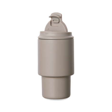 Tasse gris taupe avec couvercle assorti ouvert, vue de face sur fond uni, sans personnalisation