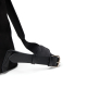 Détail de la bretelle réglable du sac à dos noir avec boucle métallique, sans marquage visible.