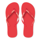 Paire de tongs rouges en plastique photographiée de dessus, sans marquage.