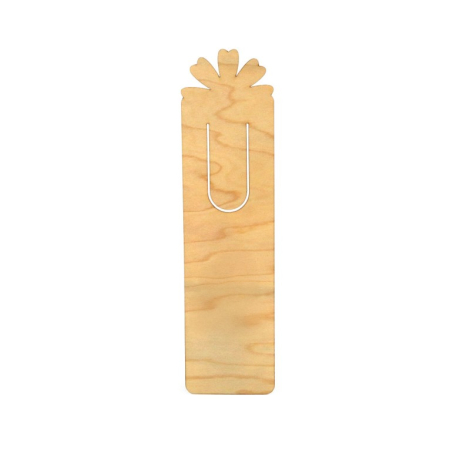 Marque-page en bois clair rectangulaire avec motif de feuilles découpées en haut, sans personnalisation visible.