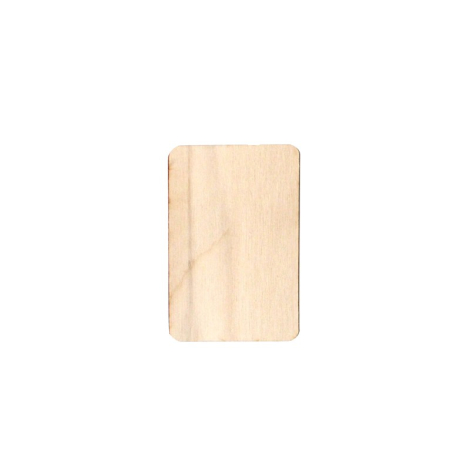 Magnet rectangulaire en bois clair avec angles arrondis, sans personnalisation visible.