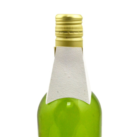Collerette en papier blanc à inclusions de forme trapézoïdale, fixée autour du goulot d’une bouteille, sans personnalisation vis Collerette en papier blanc à inclusions de forme trapézoïdale, fixée autour du goulot d’une bouteille, sans personnalisation vis