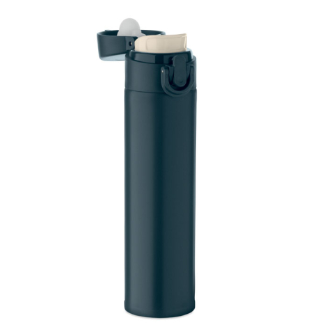Bouteille isotherme noire présentée de profil avec bouchon relevé laissant apparaître l’embout de boisson clair.
