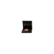 Coffret noir ouvert contenant un chargeur circulaire noir personnalisé d’un visuel coloré et un câble à côté, sans marquage visi