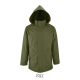 Parka verte à capuche vue de face, fermeture sous rabat et poches zippées diagonales, sans marquage visible.