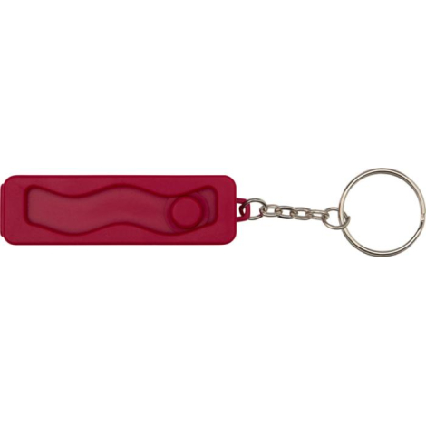 Porte-clés rouge en plastique recyclé vu de dessus avec chaîne métallique et anneau circulaire, sans marquage visible.