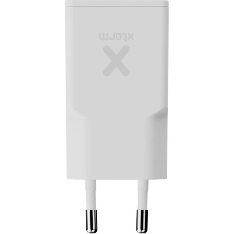 Chargeur secteur blanc vu de face avec les deux broches orientées vers le bas, sans marquage visible.