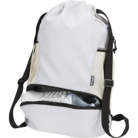 Sac de sport à cordon blanc, poche inférieure ouverte laissant apparaître une paire de chaussures. Aucune personnalisation visib Sac de sport à cordon blanc, poche inférieure ouverte laissant apparaître une paire de chaussures. Aucune personnalisation visib