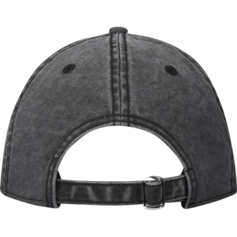 Casquette noire à six panneaux, vue de dos, avec attache réglable en métal. Aucune personnalisation visible. Casquette noire à six panneaux, vue de dos, avec attache réglable en métal. Aucune personnalisation visible.