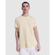 T-shirt à manches courtes de couleur jaune clair, porté par un homme. Aucune personnalisation visible. T-shirt à manches courtes de couleur jaune clair, porté par un homme. Aucune personnalisation visible.
