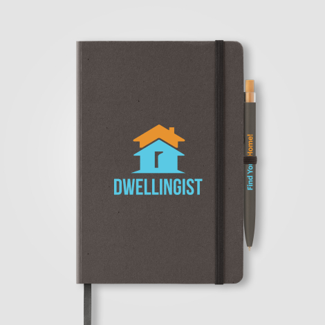 Carnet A5 noir avec marquage visible sur la couverture. Carnet A5 noir avec marquage visible sur la couverture.