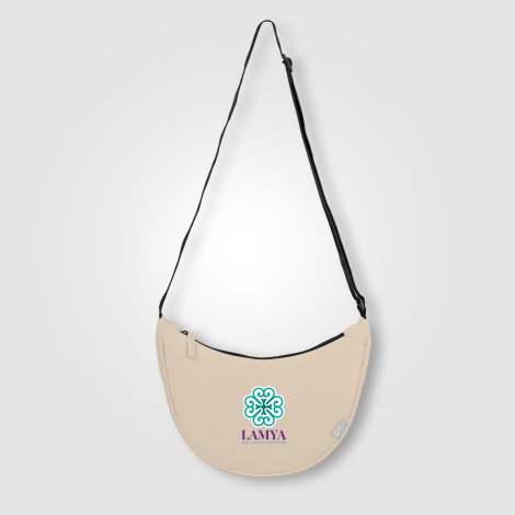 Sac bandoulière beige avec marquage quadri visible sur la face avant. Sac bandoulière beige avec marquage quadri visible sur la face avant.