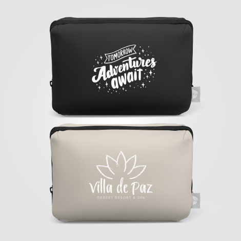 Deux trousses Malmö avec marquage blanc sérigraphié visible sur la face avant. Deux trousses Malmö avec marquage blanc sérigraphié visible sur la face avant.