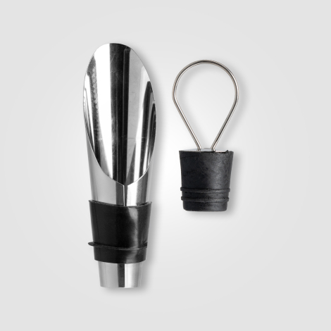 Bec verseur en acier inoxydable sans marquage visible. Bec verseur en acier inoxydable sans marquage visible.