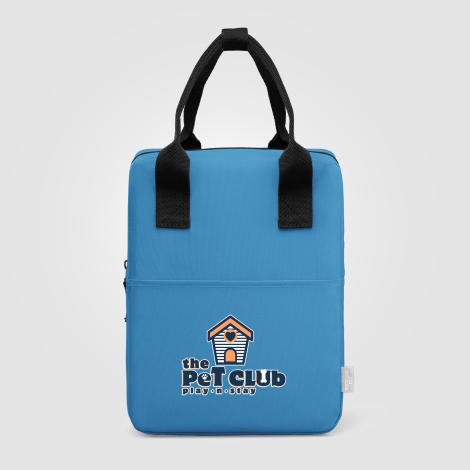 Sac isotherme bleu avec marquage quadri sur la face avant. Sac isotherme bleu avec marquage quadri sur la face avant.