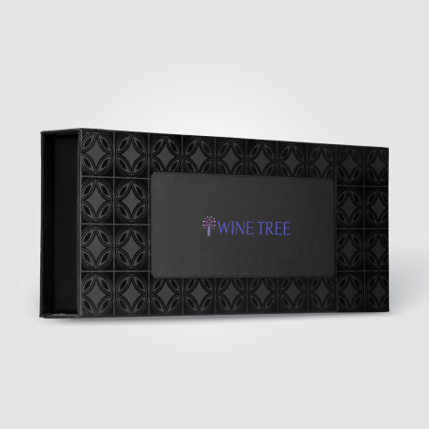 Coffret promotionnel fermé avec marquage sur le dessus. Coffret promotionnel fermé avec marquage sur le dessus.