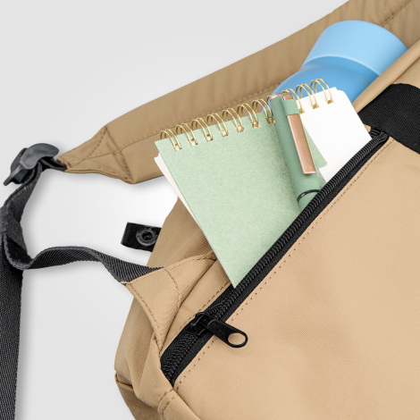 Détail de la poche zippée arrière. Détail de la poche zippée arrière.