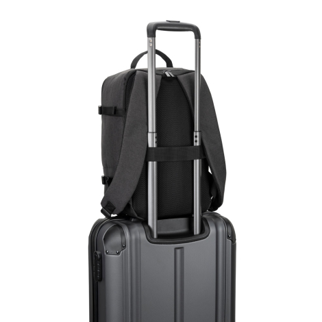 Vue arrière du sac fixé sur la poignée télescopique d’une valise, illustrant la bande de maintien au dos, sans personnalisation 