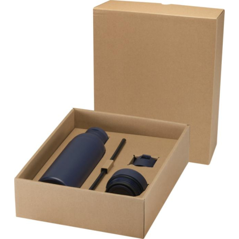Coffret en carton recyclé ouvert contenant la bouteille et ses accessoires, sans marquage apparent.