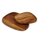Deux plateaux en acacia superposés partiellement, surfaces lisses et rebords relevés visibles, sans marquage apparent sur les zo Deux plateaux en acacia superposés partiellement, surfaces lisses et rebords relevés visibles, sans marquage apparent sur les zo