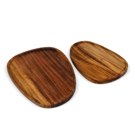 Les deux plateaux posés côte à côte, formes irrégulières et rebords sculptés visibles, sans personnalisation apparente.