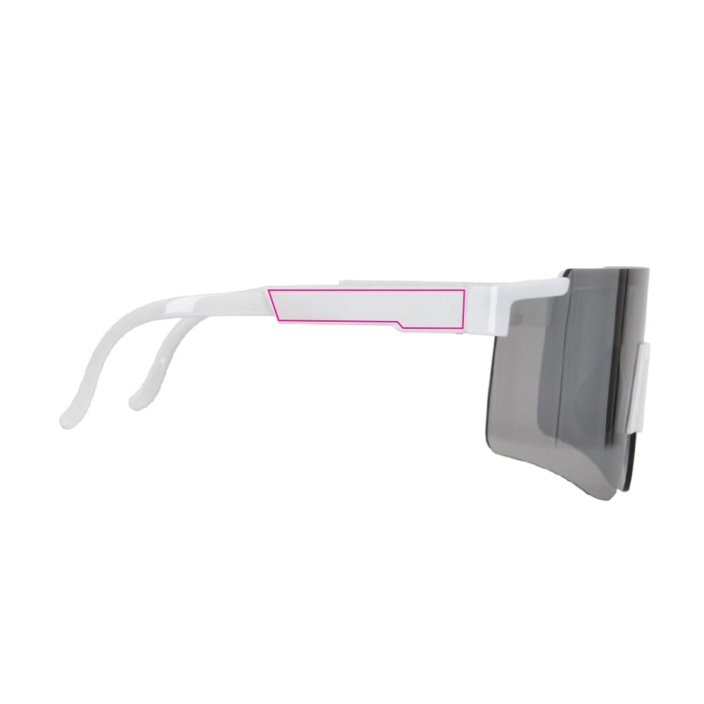 À 1 cm de la charnière droite