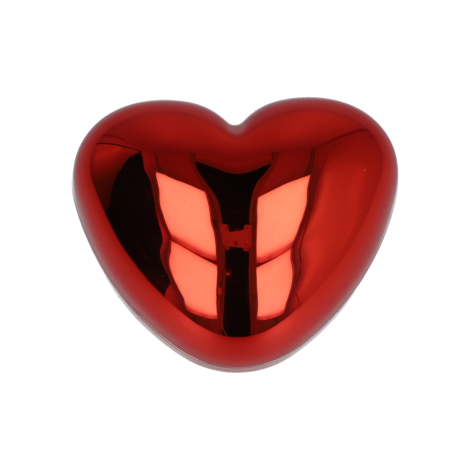 Boîtier cœur 3D rouge présenté fermé, sans marquage apparent sur la surface supérieure.