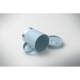 Mug à paroi simple présenté couché sur surface claire sans couvercle, avec le couvercle posé à côté et la base en acier inoxydab
