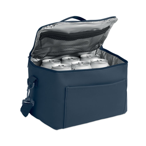 Sac isotherme montré ouvert sur fond blanc laissant apparaître l’intérieur isolé avec plusieurs canettes rangées et la poche fro