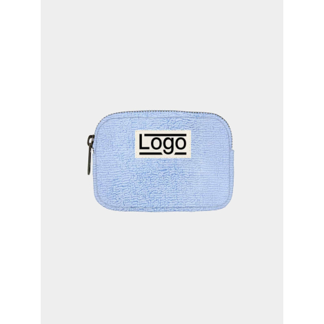 Porte-monnaie publicitaire personnalisable bleu clair avec fermeture zippée latérale et marquage centré sur la face avant.