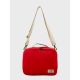 Sac isotherme rouge vu de face avec étiquette et marquage visible. Sac isotherme rouge vu de face avec étiquette et marquage visible.