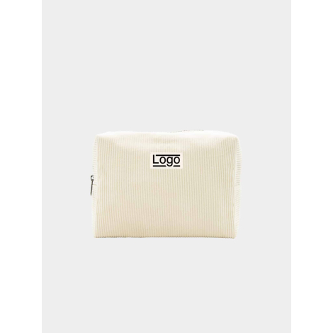 Pochette rectangulaire beige clair vue de face sur fond uni, tissu côtelé vertical, étiquette rectangulaire centrée avec marquag