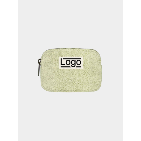 Porte-monnaie promotionnel personnalisable vert amande avec marquage apparent centré sur la face avant.