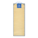 Natte de plage en paille naturelle présentée déroulée et suspendue par sa sangle sur fond blanc, avec personnalisation visible s Natte de plage en paille naturelle présentée déroulée et suspendue par sa sangle sur fond blanc, avec personnalisation visible s