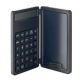 Calculatrice pliable ouverte sur fond clair, montrant à gauche un clavier avec écran de calcul et, à droite, une tablette d’écri Calculatrice pliable ouverte sur fond clair, montrant à gauche un clavier avec écran de calcul et, à droite, une tablette d’écri