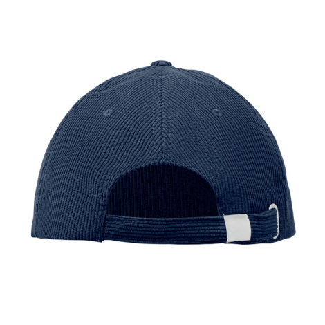 Vue arrière d’une casquette en velours côtelé bleu foncé avec sangle réglable et boucle métallique, sans marquage visible.