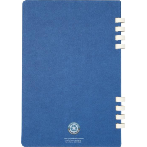 Vue arrière d’un carnet A5 à couverture rigide bleue avec spirales blanches, sans marquage visible.